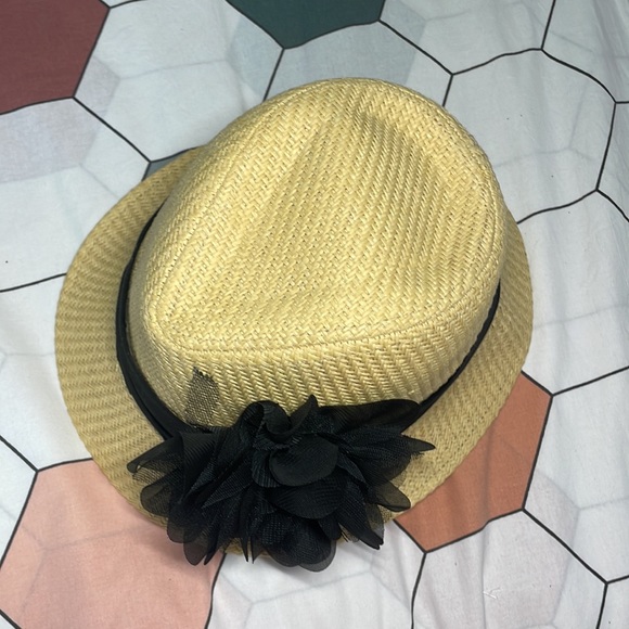 Summer bucket hat for kids not used. - Picture 4 of 5